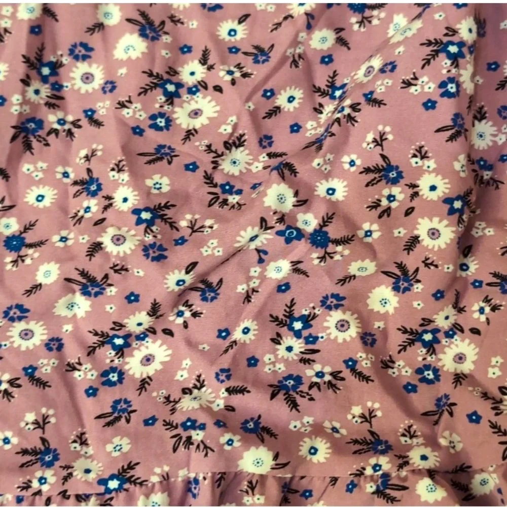 BloomChic Ditsy Floral Dress Size 14-16 Pink with Blue and White Flowers New - Picture 2 of 4